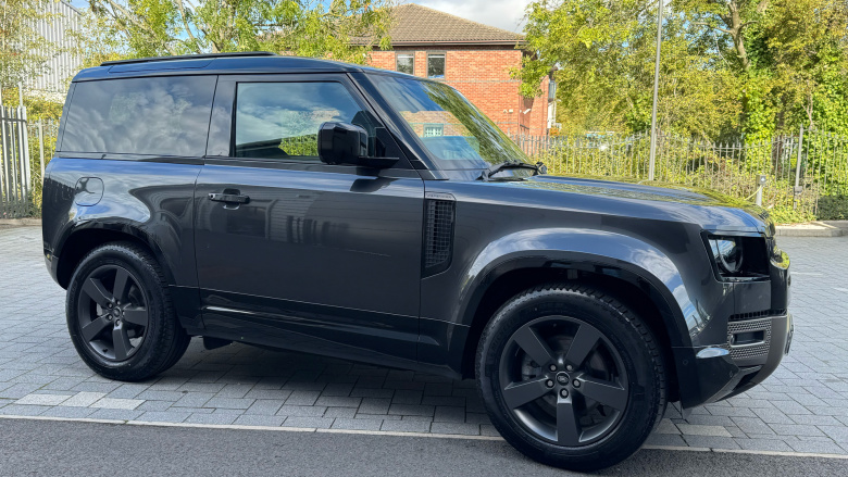 Land Rover Defender 3.0 D250 X-Dynamic HSE 90 3dr Auto Diesel Estate